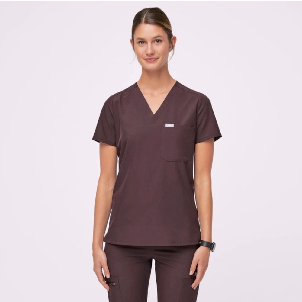Women’s Figs scrub set size large. Limited edition color dark fig. Pants NWT